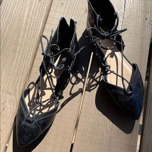 NWOT Patent leather black lace up textured shoe